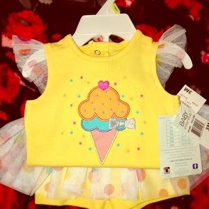 BNWT Girl  0-3 mo and 3 mo summer outfits